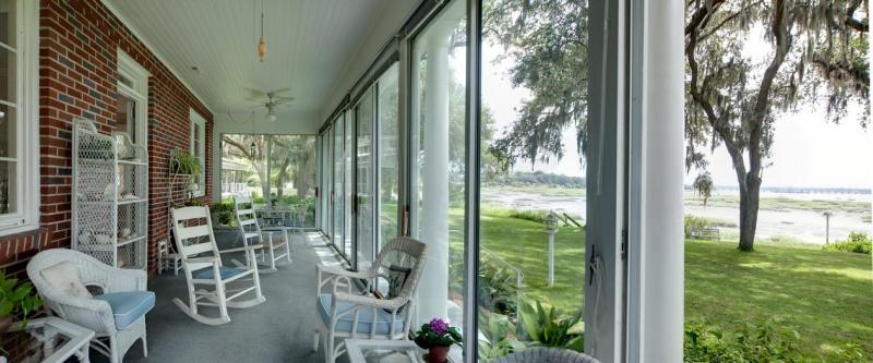 Les v&eacute;randas &agrave; Mon&eacute;teau : conseils pour une installation r&eacute;ussie